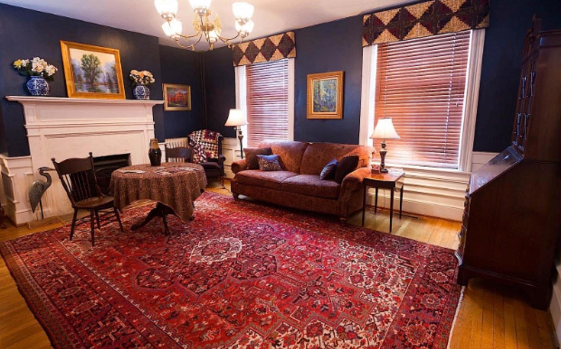 The Inn at Lincoln Square photo 9
