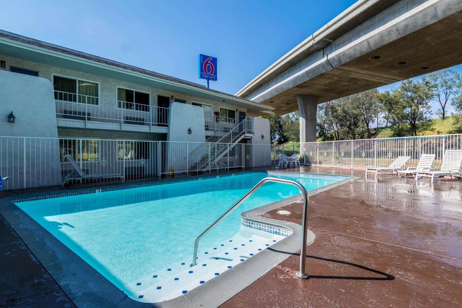 Motel 6-Redlands, CA photo 7