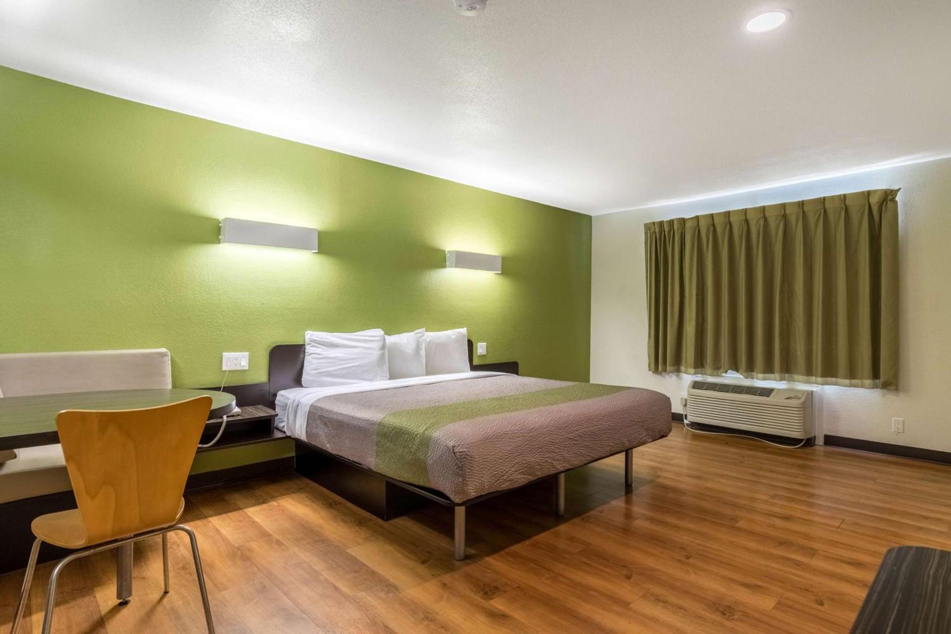 Motel 6-Redlands, CA photo 9