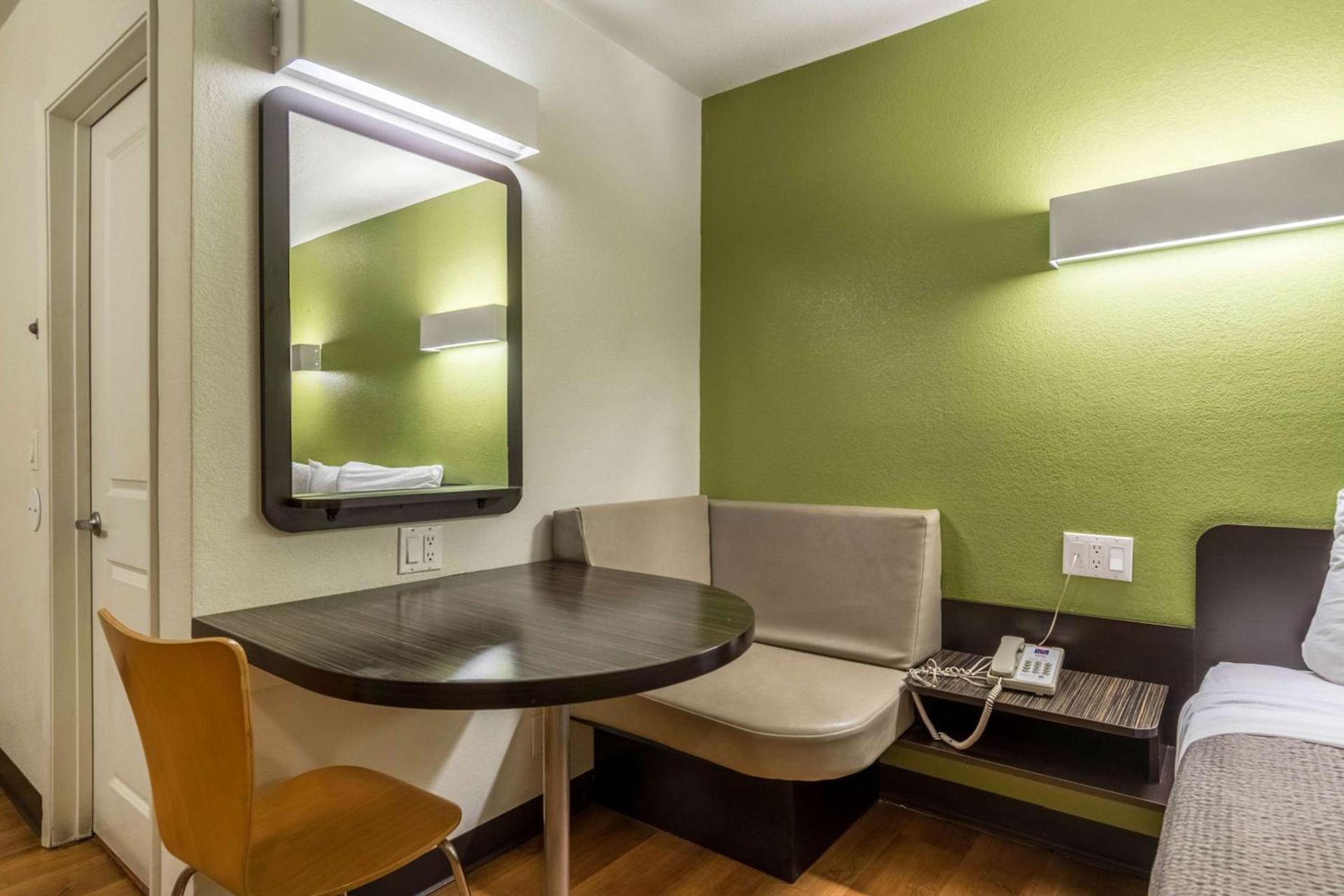Motel 6-Redlands, CA photo 11