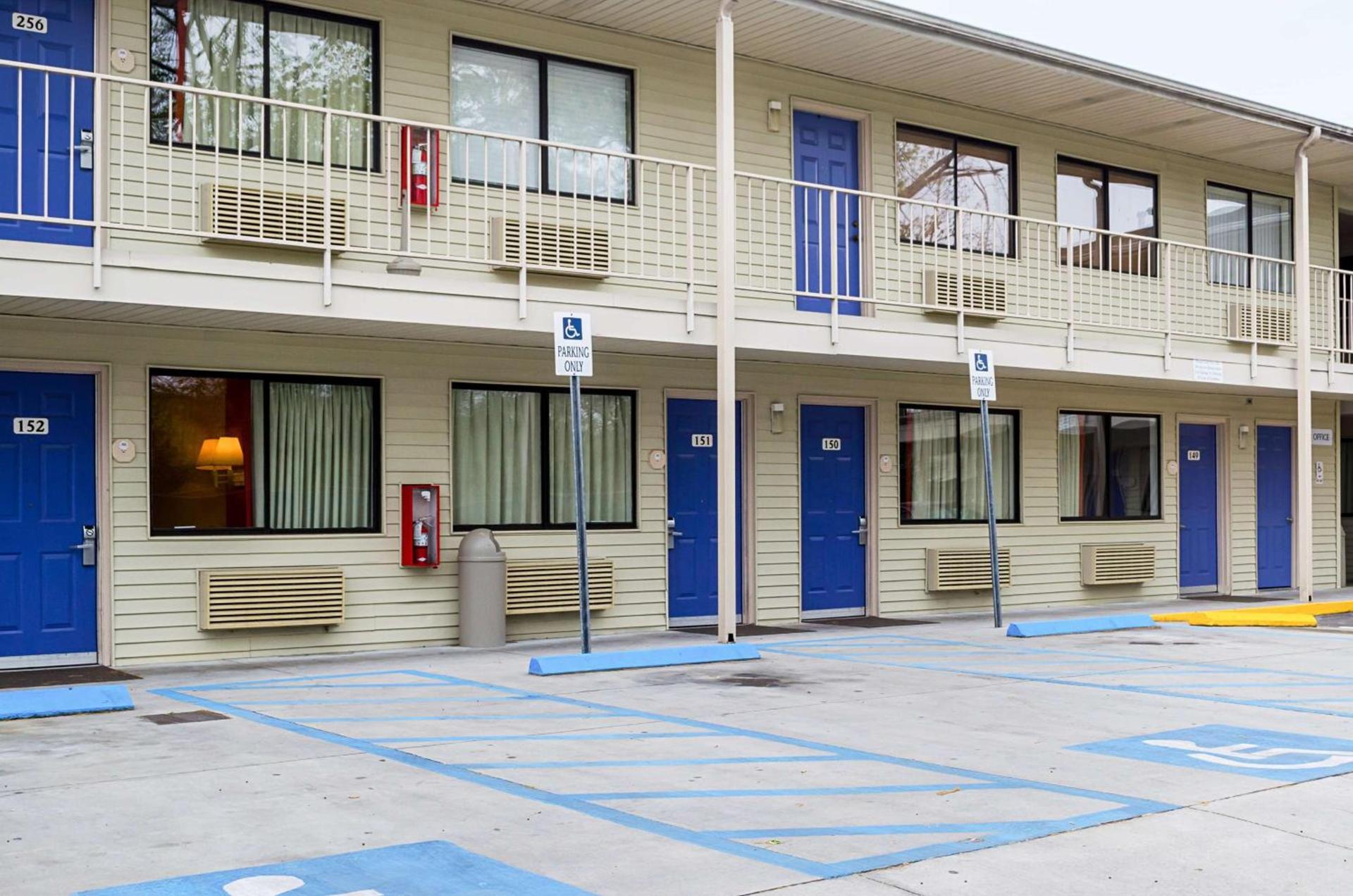 West Ashley Inn photo 1