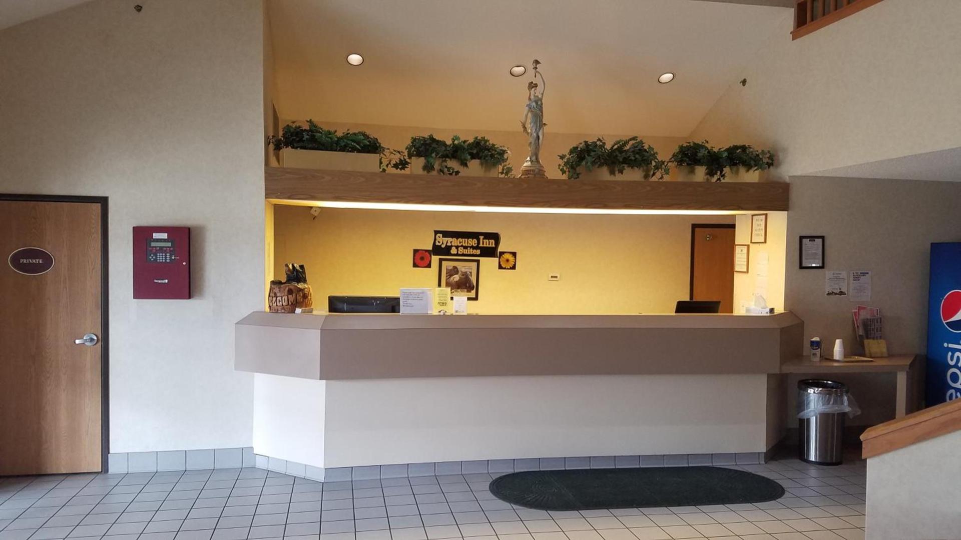 Syracuse Inn and Suites photo 5