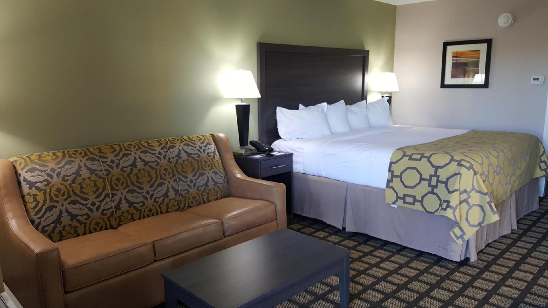 Baymont by Wyndham Clarksville photo 25