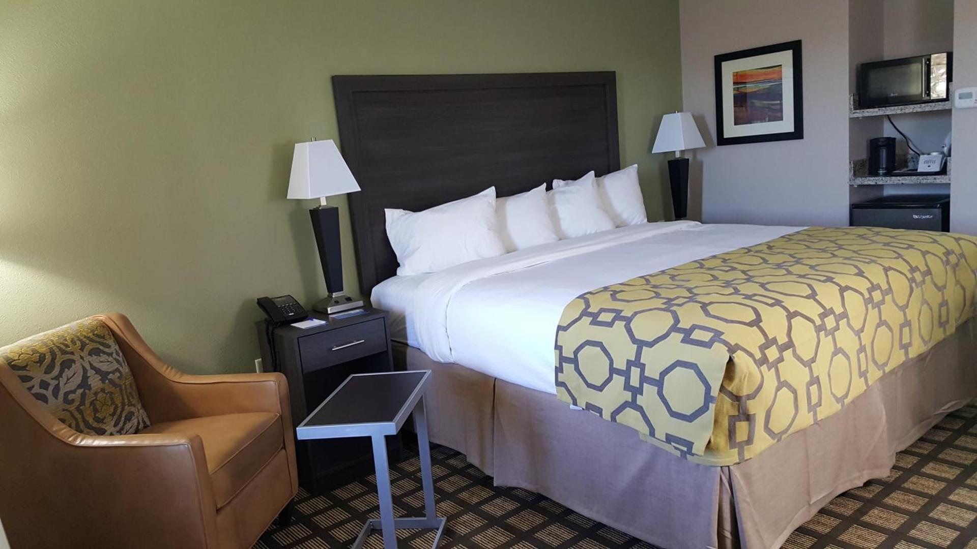 Baymont by Wyndham Clarksville photo 31