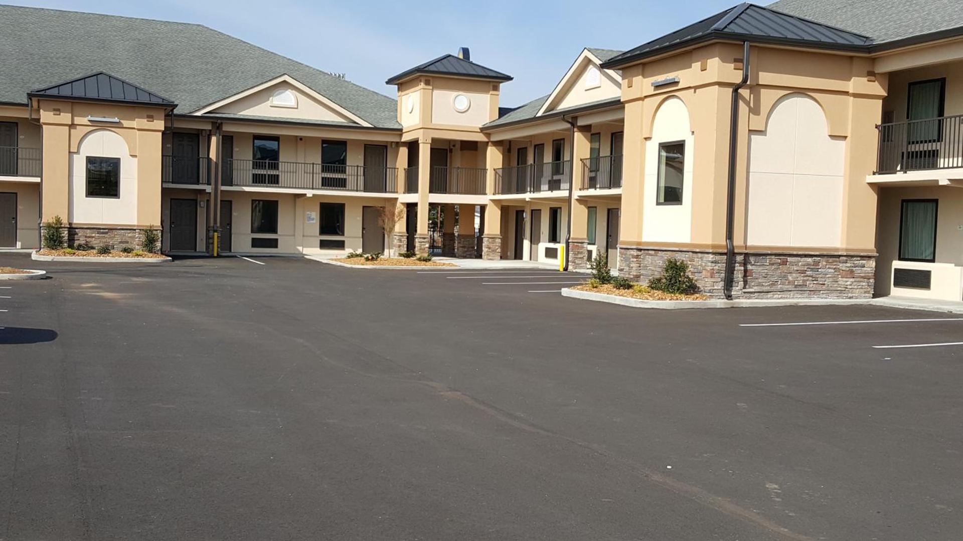Baymont by Wyndham Clarksville photo 30