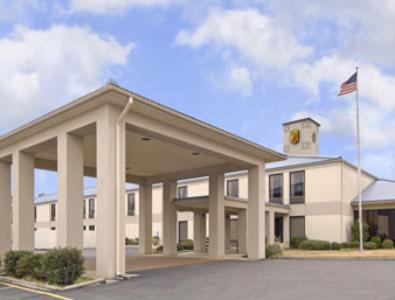 Super 8 by Wyndham Indianola photo 21