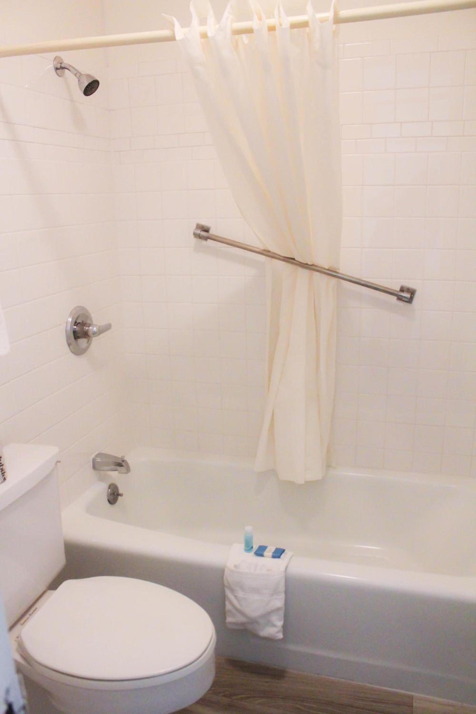 Chaparral Motor Inn photo 7