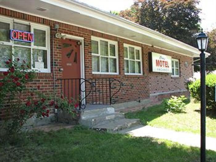 Cadet Motel photo 2