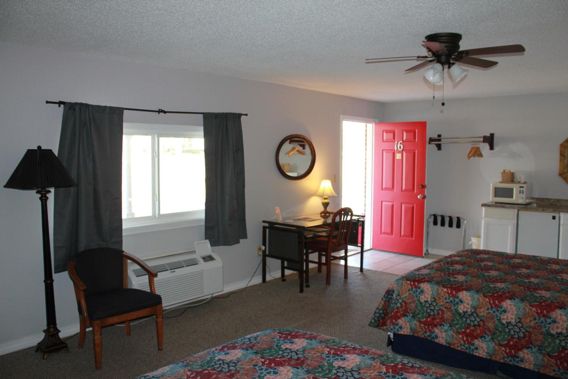 Brydan Suites photo 49
