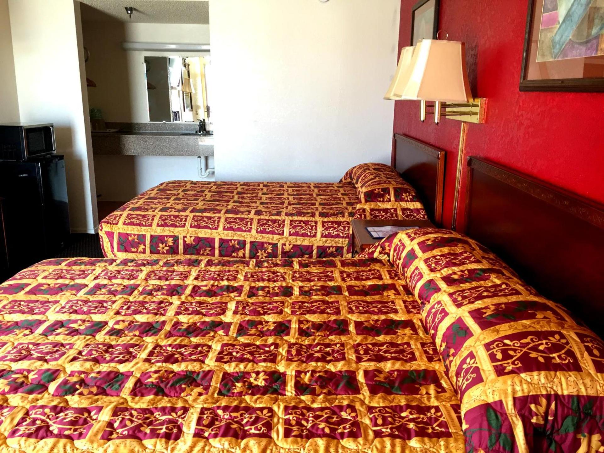 Crown Inn Grand Prairie photo 12