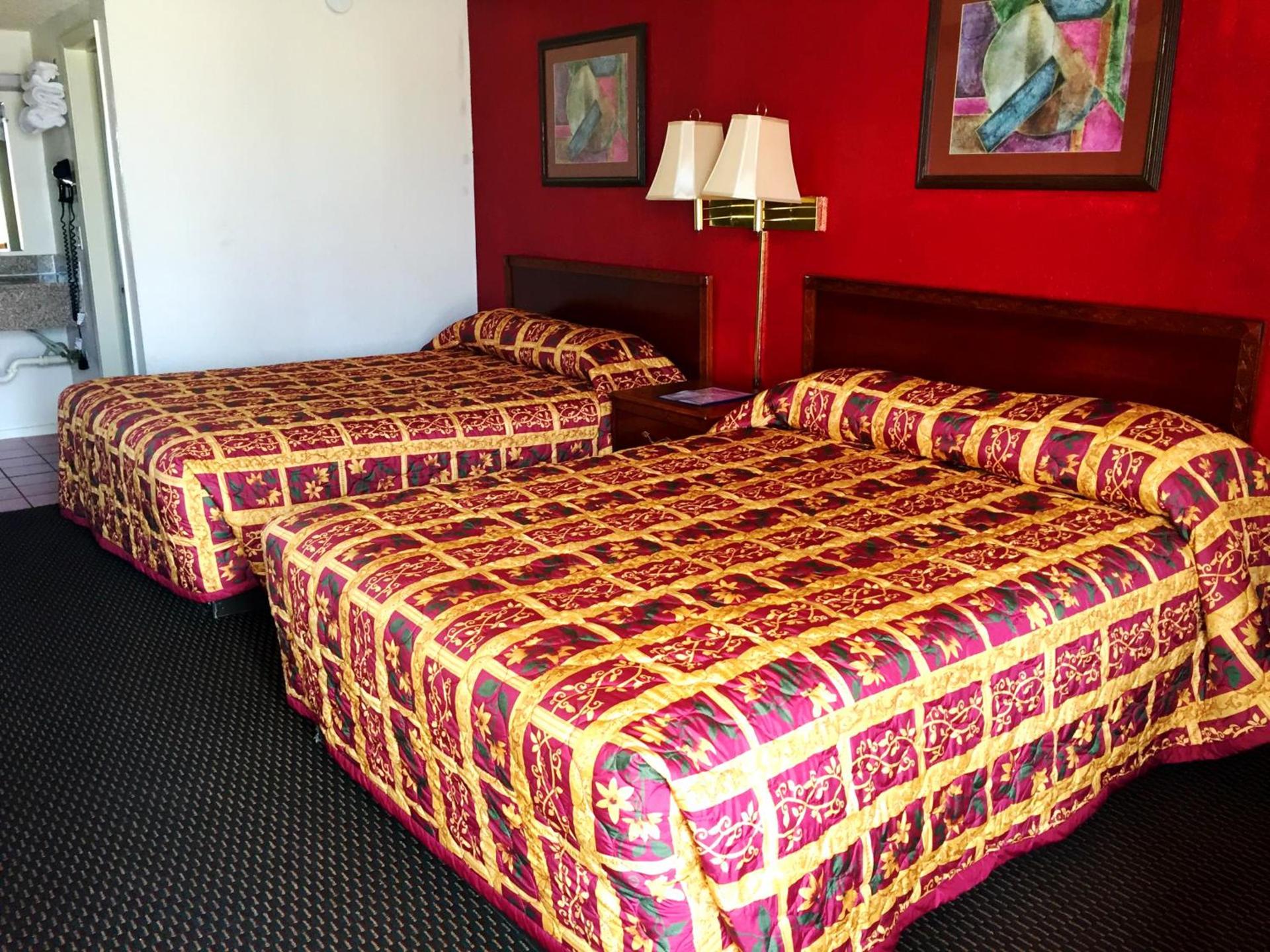 Crown Inn Grand Prairie photo 13