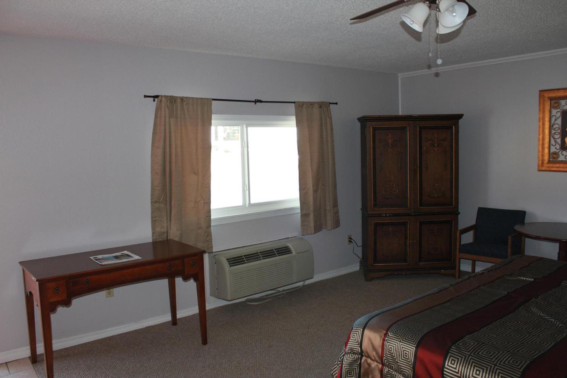 Brydan Suites photo 43