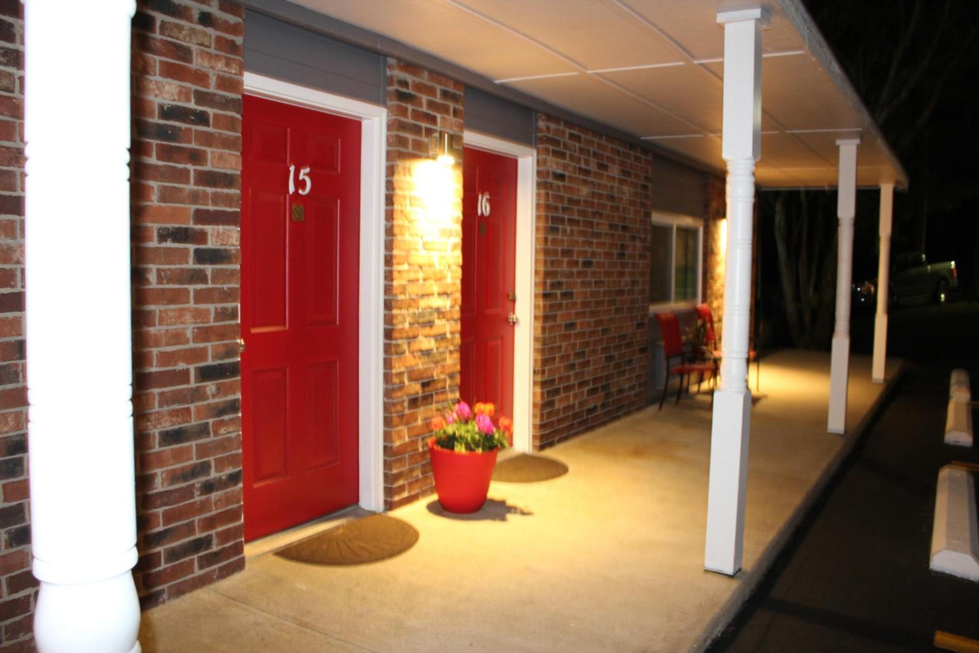 Brydan Suites photo 40
