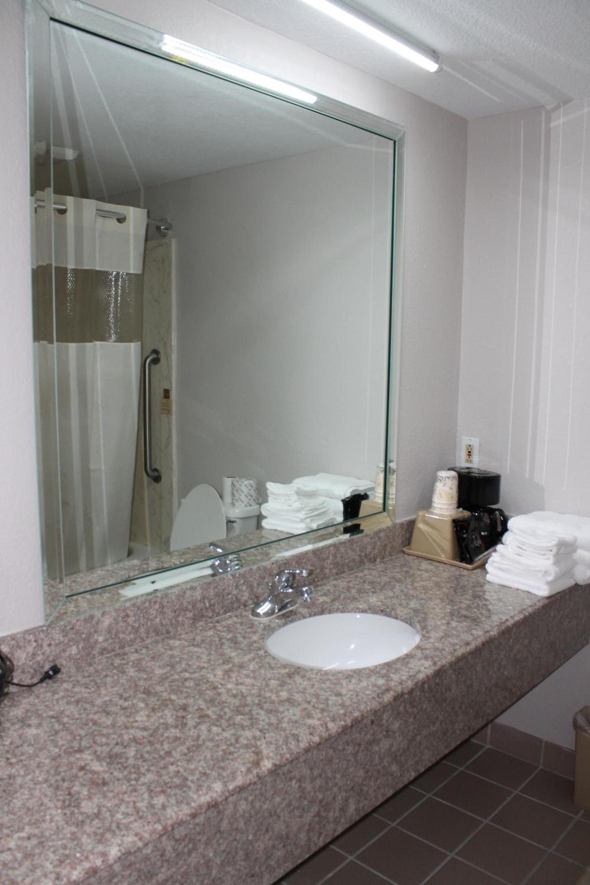 Quality Inn & Suites Port Arthur - Nederland photo 61