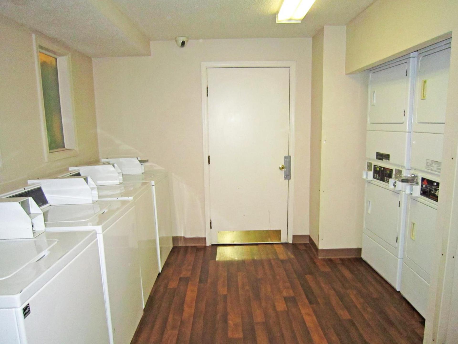 Suburban Studios Columbus East photo 5