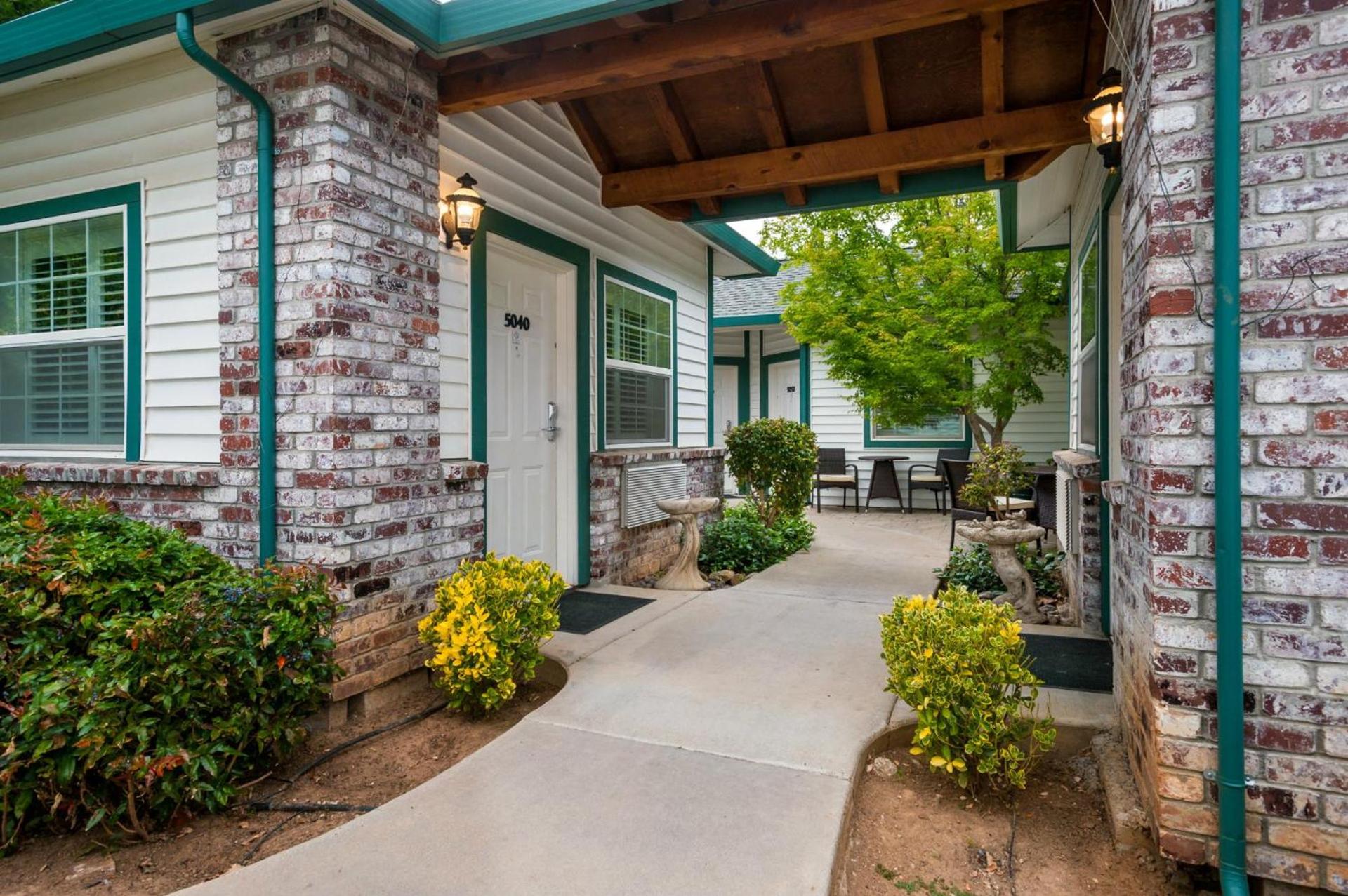 Grass Valley Courtyard Suites photo 3
