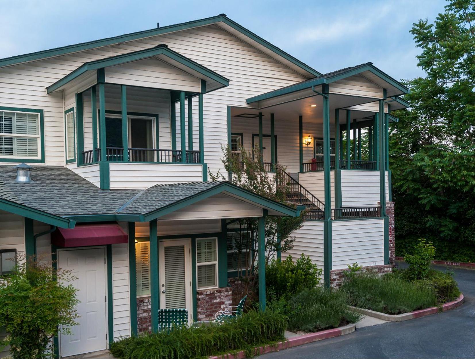 Grass Valley Courtyard Suites photo 2
