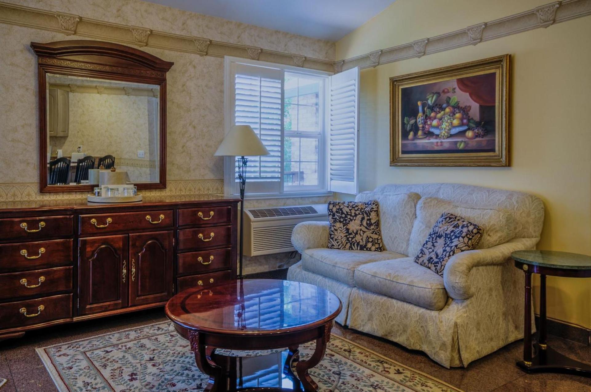 Grass Valley Courtyard Suites photo 24