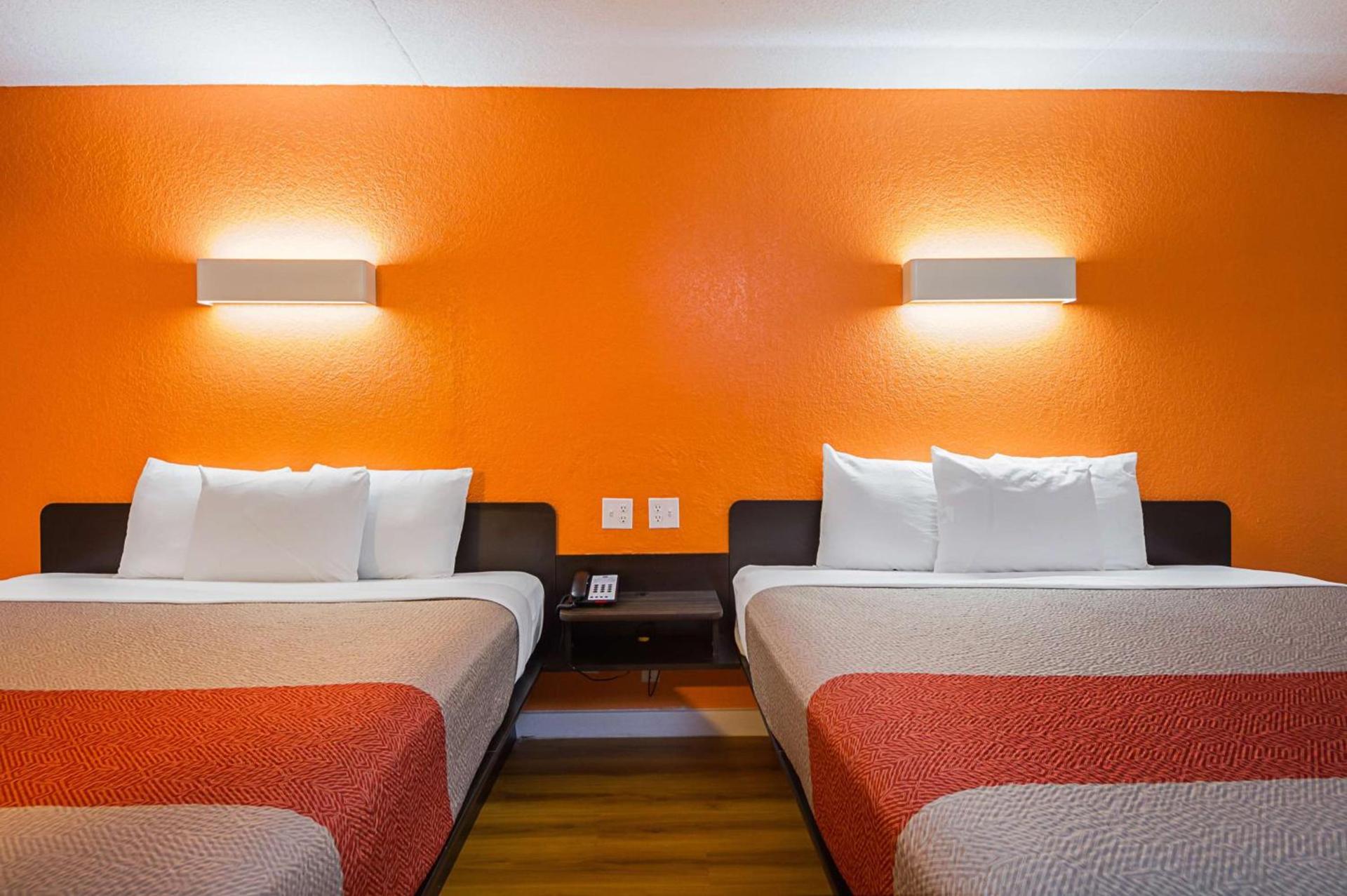 Motel 6-Garland, TX - Northeast Dallas photo 21