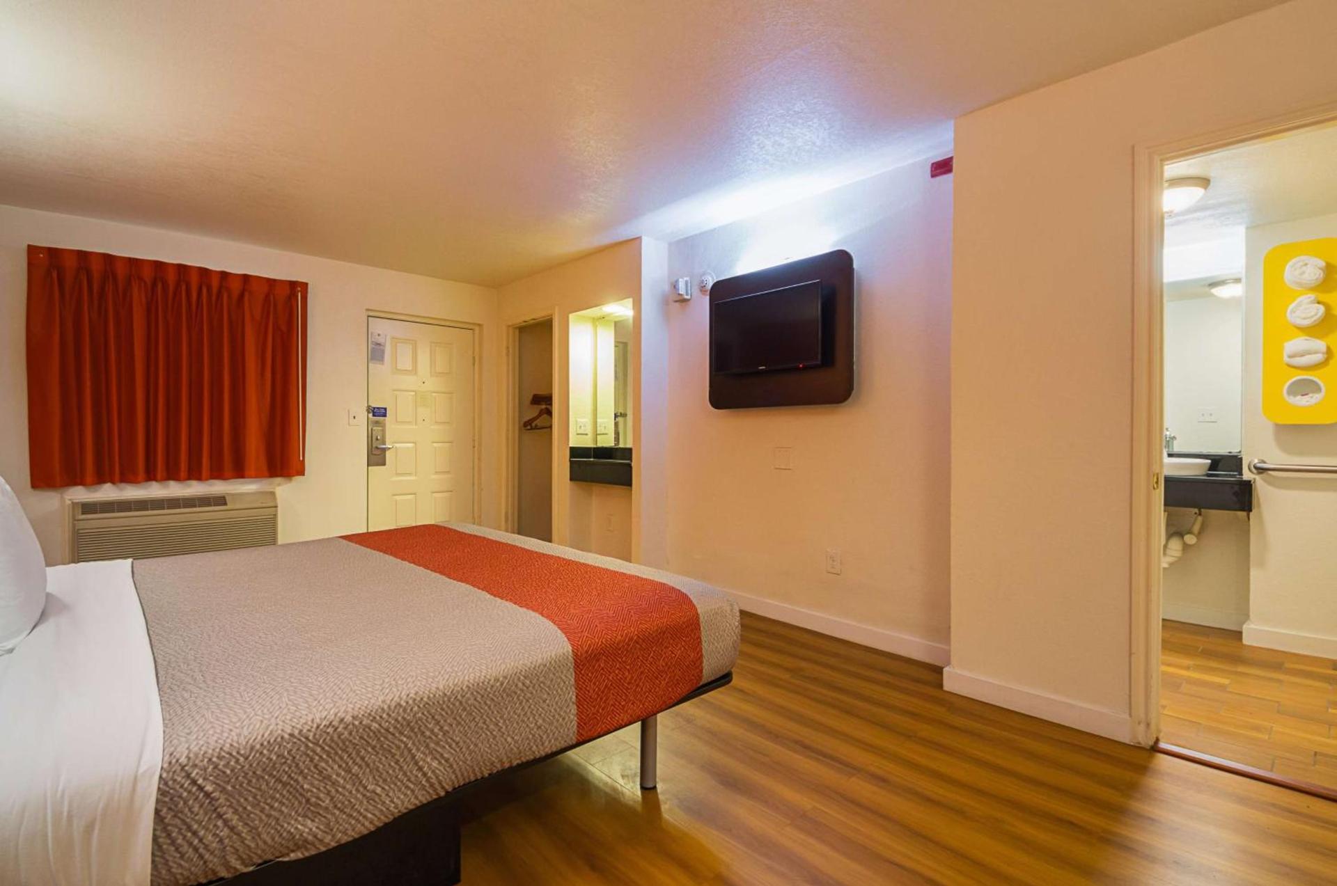 Motel 6-Garland, TX - Northeast Dallas photo 14