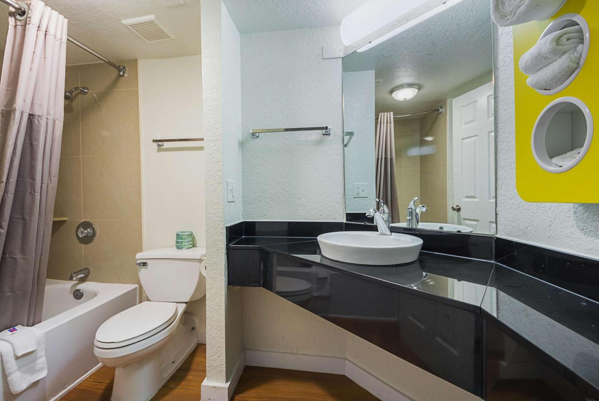 Motel 6-Garland, TX - Northeast Dallas photo 9