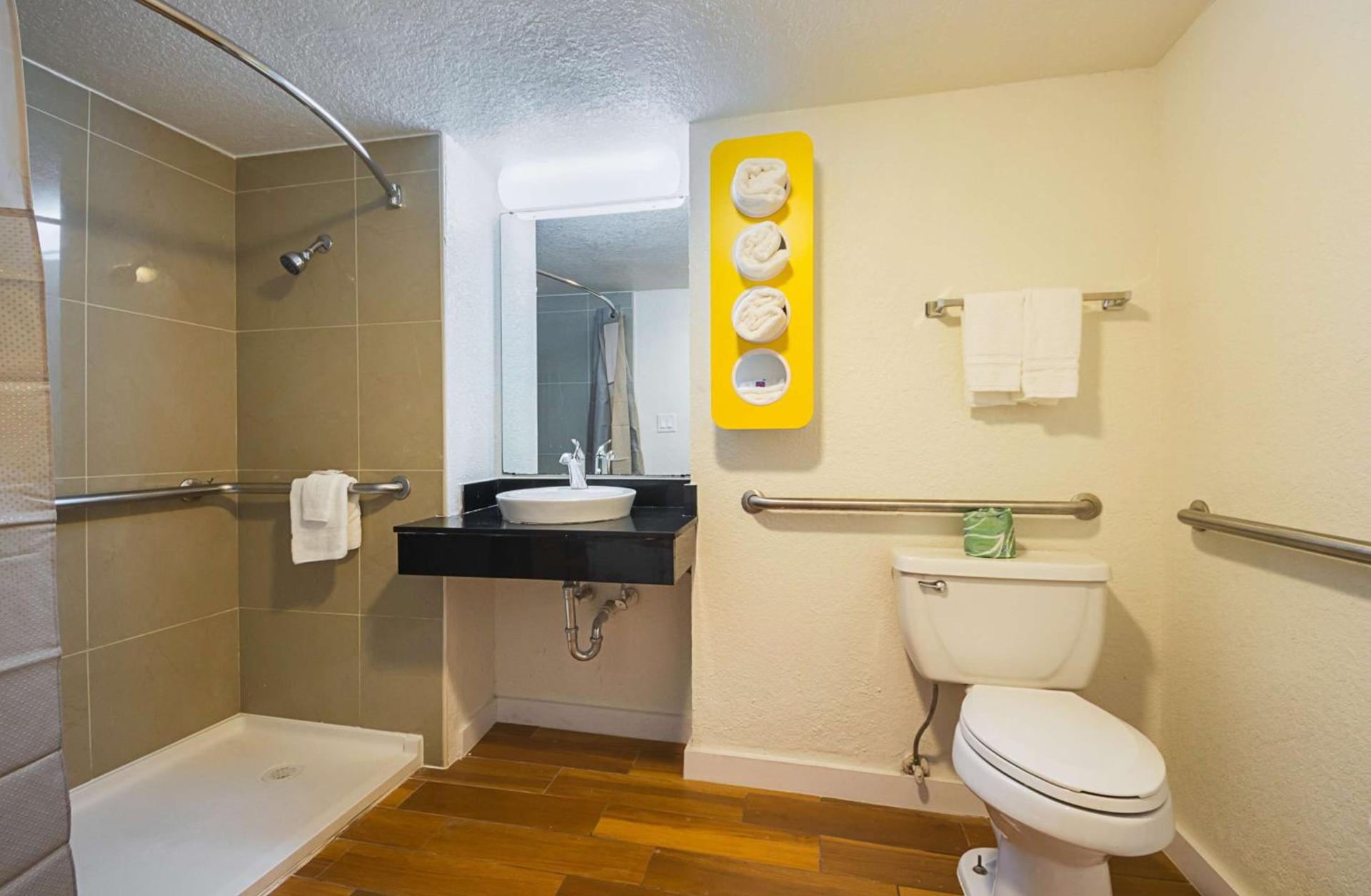 Motel 6-Garland, TX - Northeast Dallas photo 32