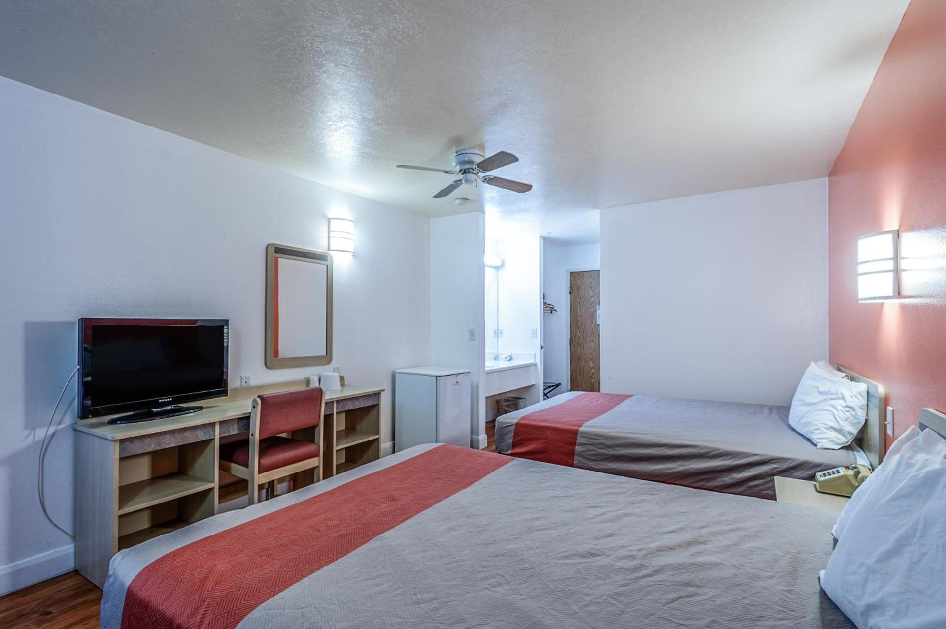 Motel 6-Beaver, UT photo 38