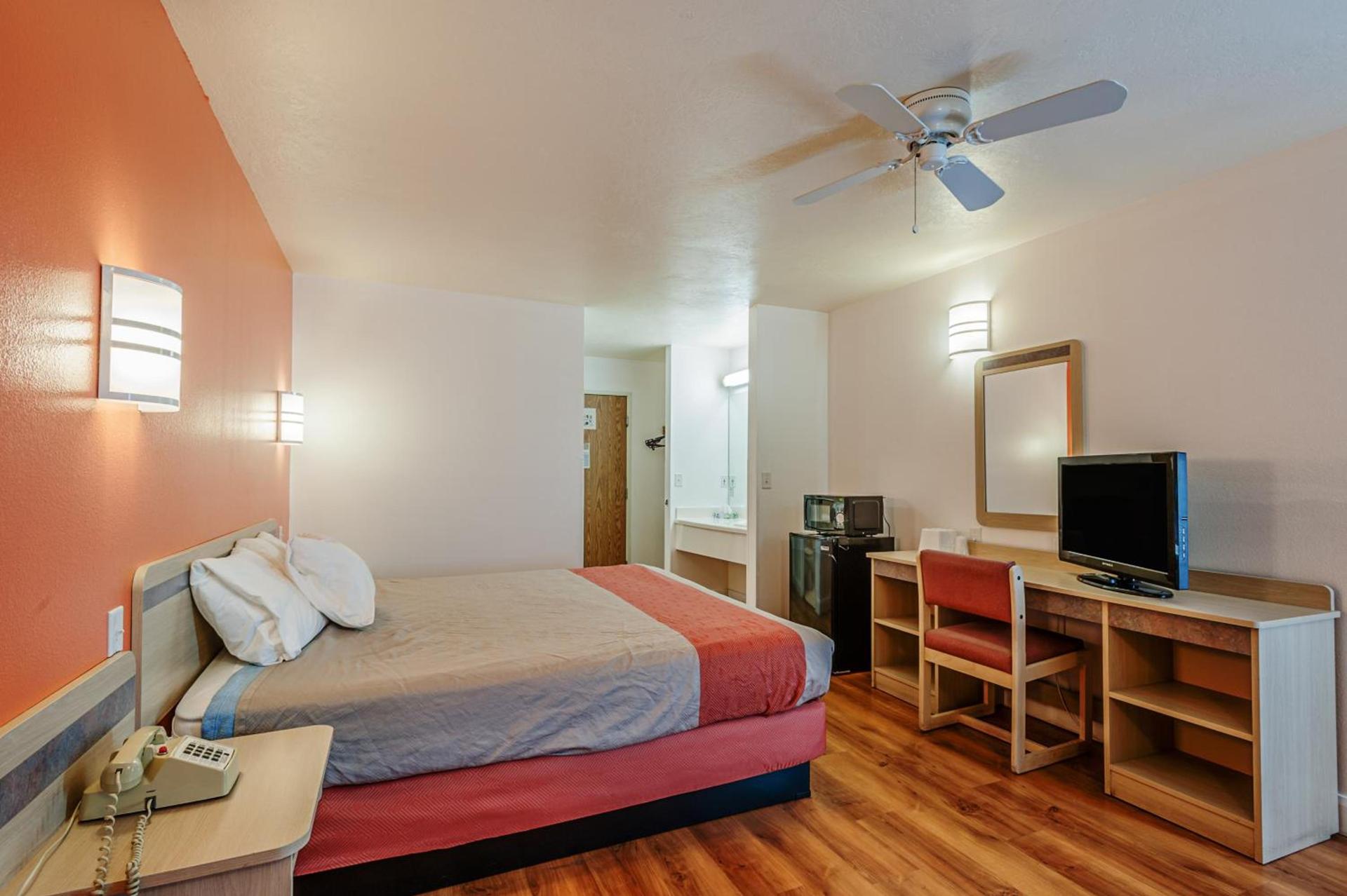 Motel 6-Beaver, UT photo 50