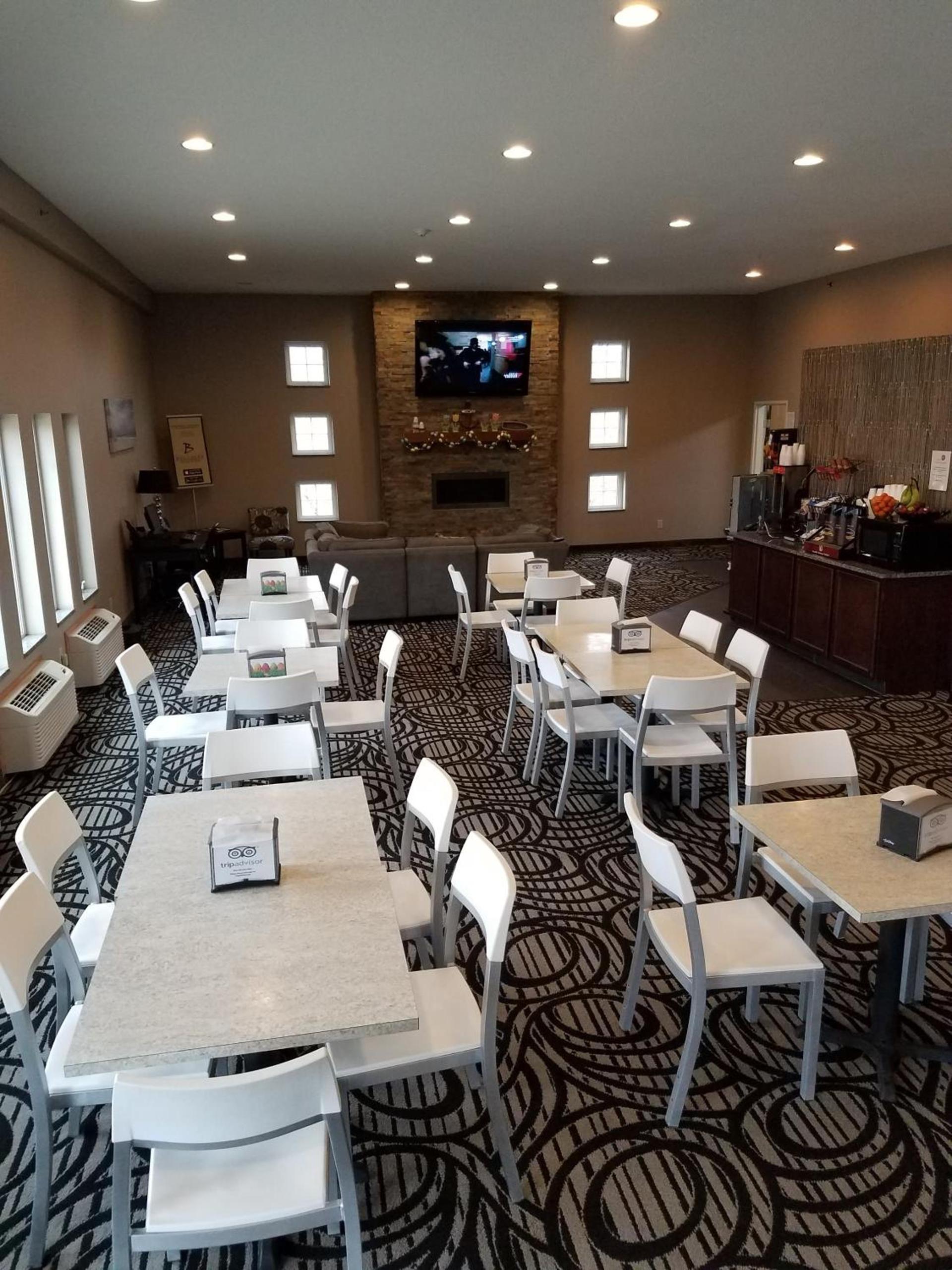 Okoboji Inn & Suites photo 10