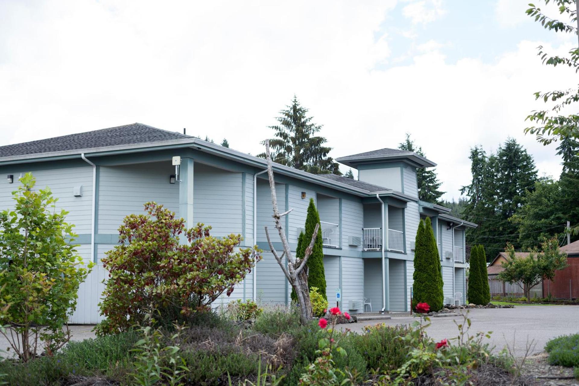 Dew Drop Inn photo 57