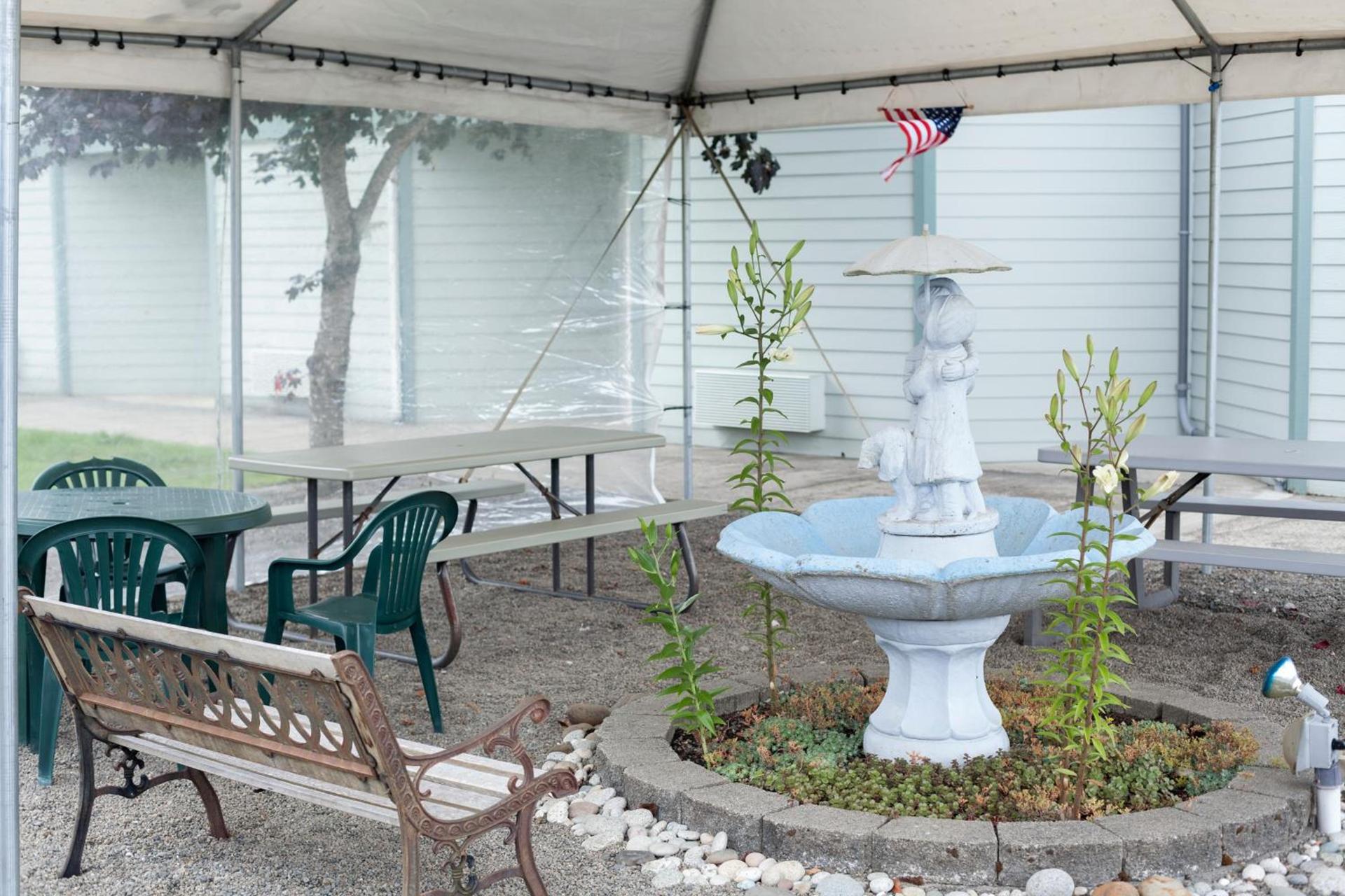 Dew Drop Inn photo 58