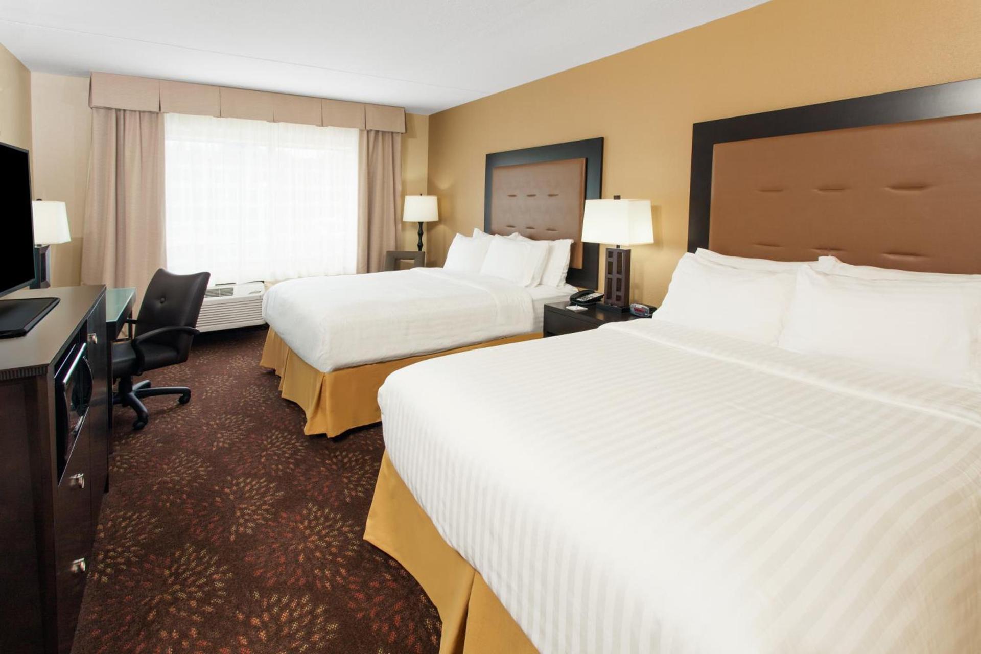 Holiday Inn Express & Suites Sandusky by IHG photo 7