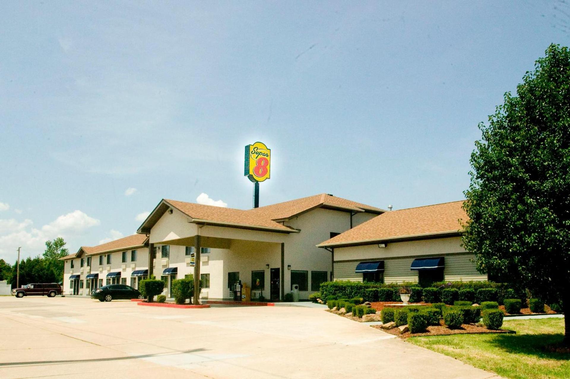 Super 8 by Wyndham Van Buren/Ft. Smith Area photo 33