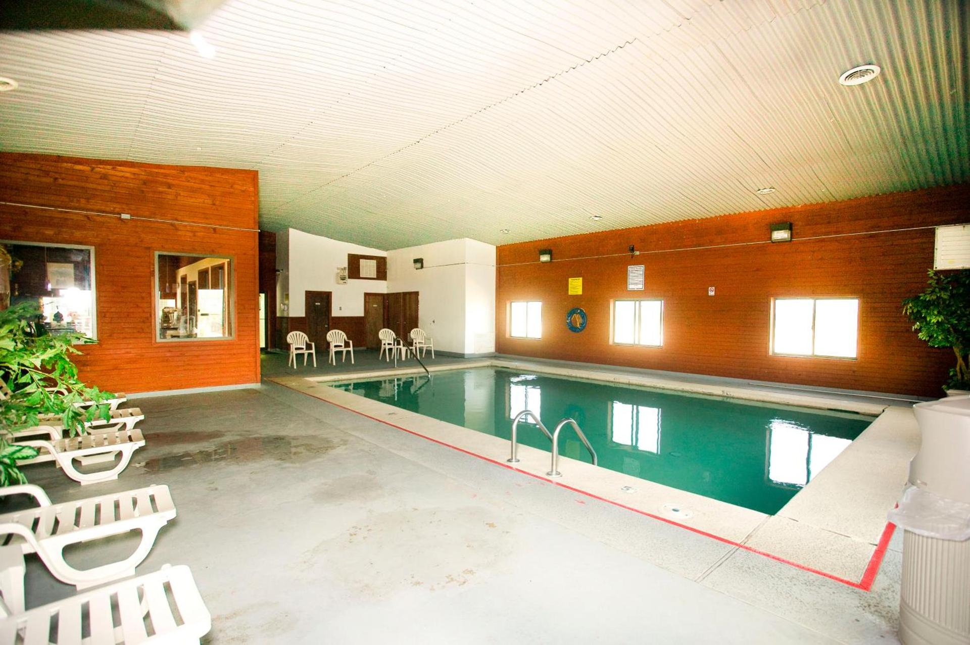 Super 8 by Wyndham Van Buren/Ft. Smith Area photo 36