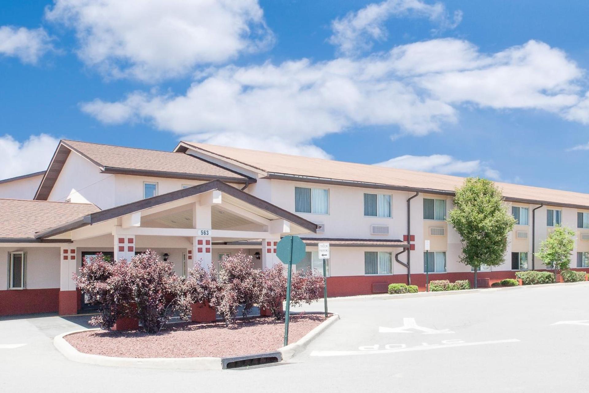 Super 8 by Wyndham Middletown photo 21