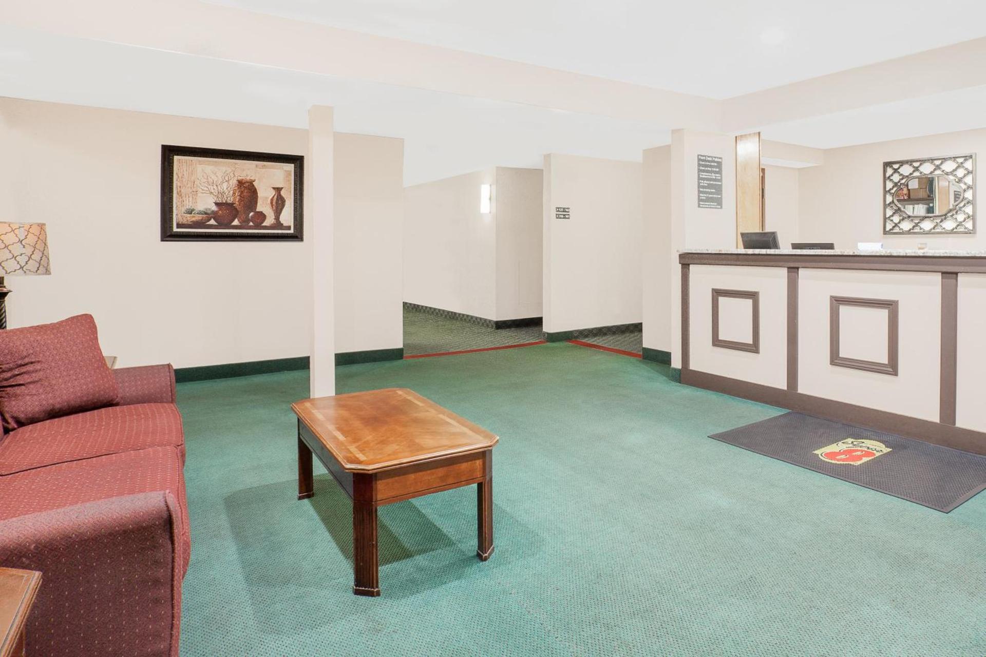 Super 8 by Wyndham Middletown photo 23