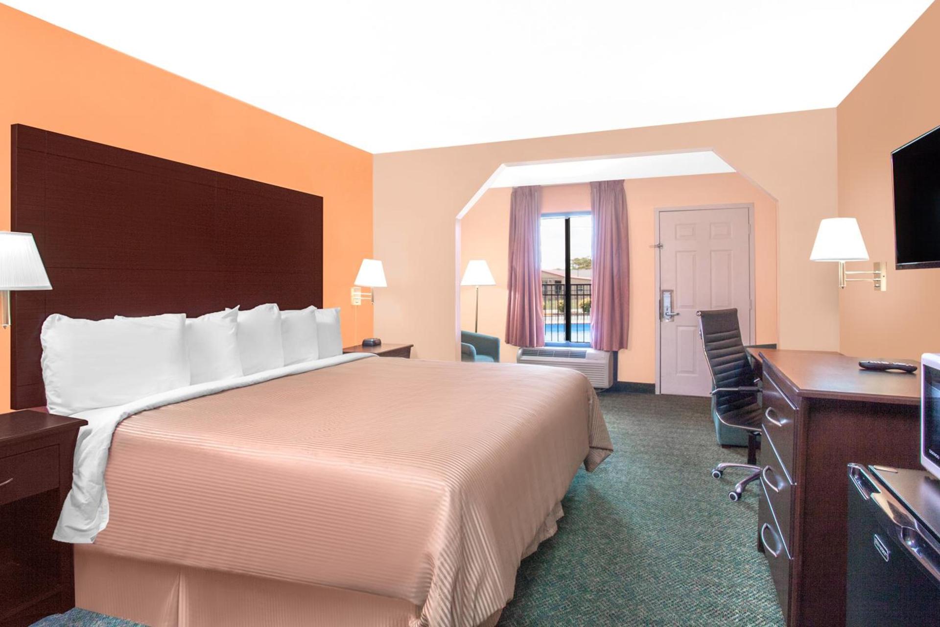Days Inn by Wyndham Moulton photo 23