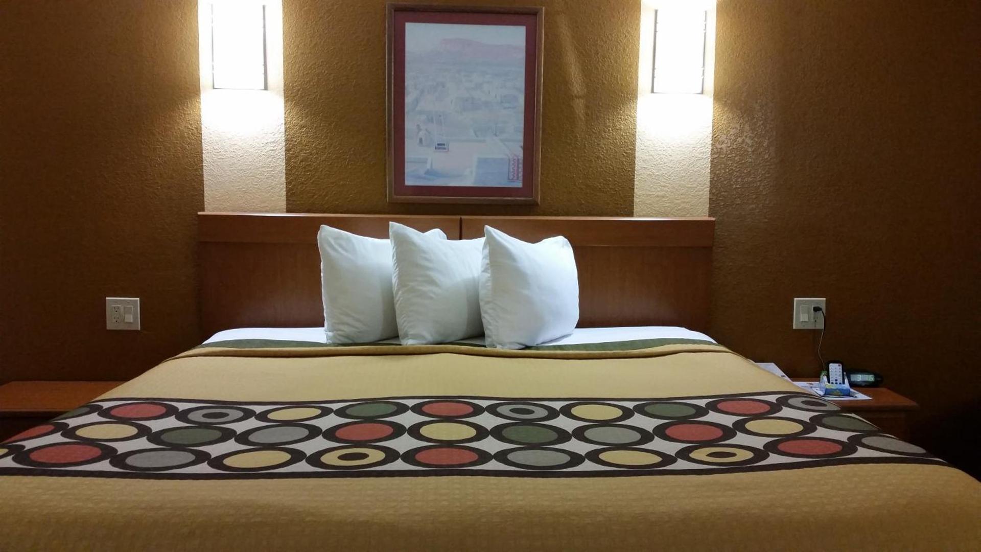 Super 8 by Wyndham Waco/Mall area TX photo 17
