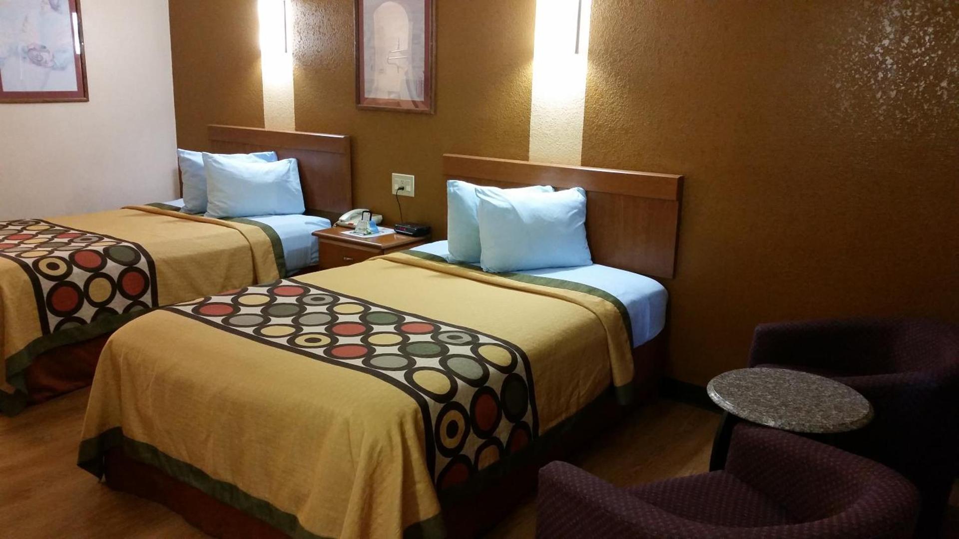Super 8 by Wyndham Waco/Mall area TX photo 15