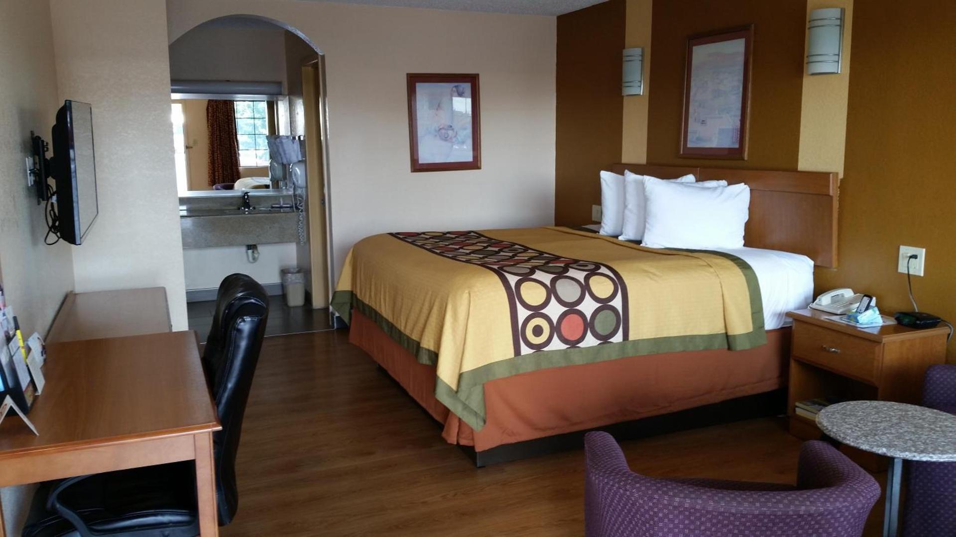Super 8 by Wyndham Waco/Mall area TX photo 14