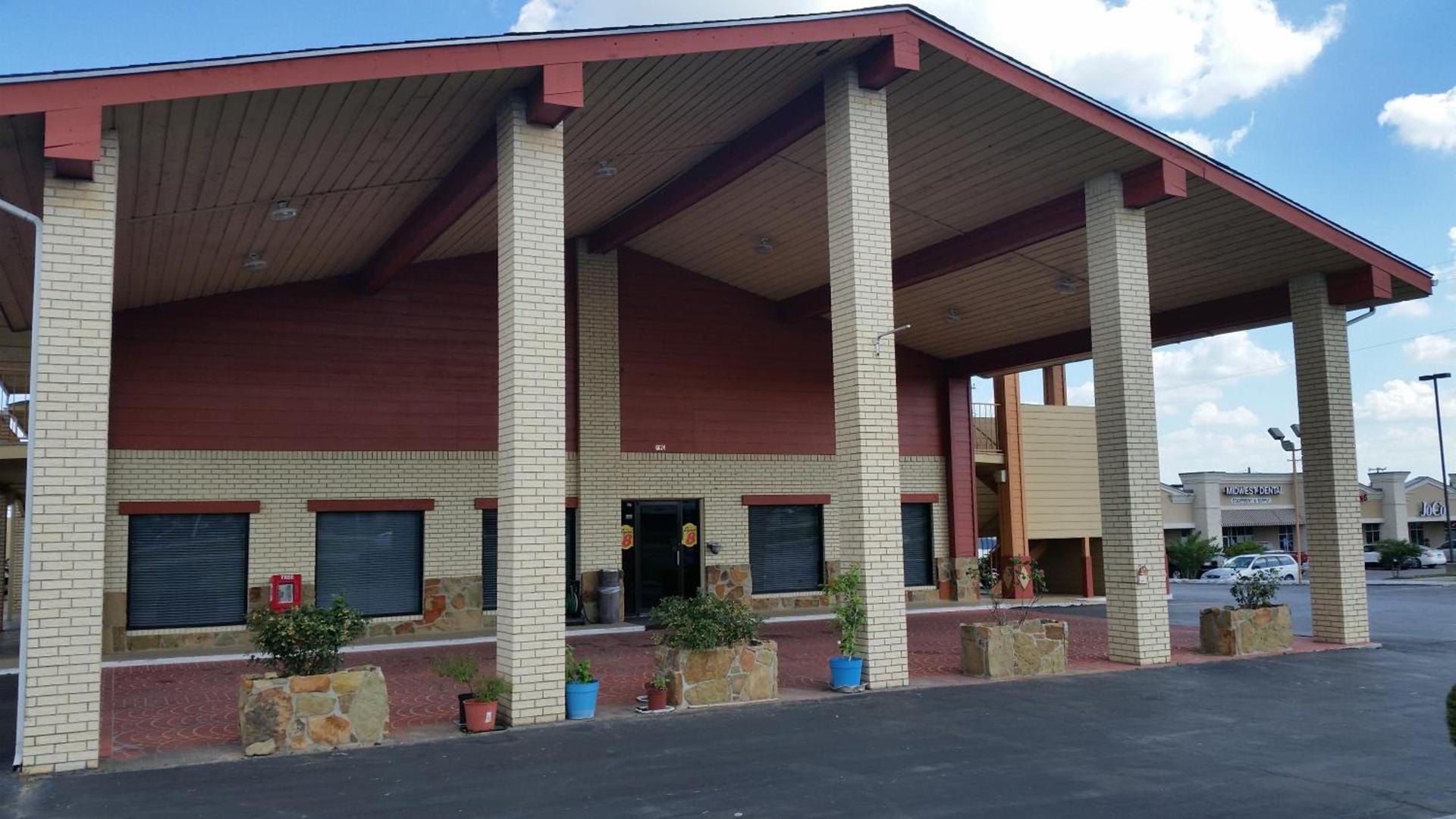Super 8 by Wyndham Waco/Mall area TX photo 13