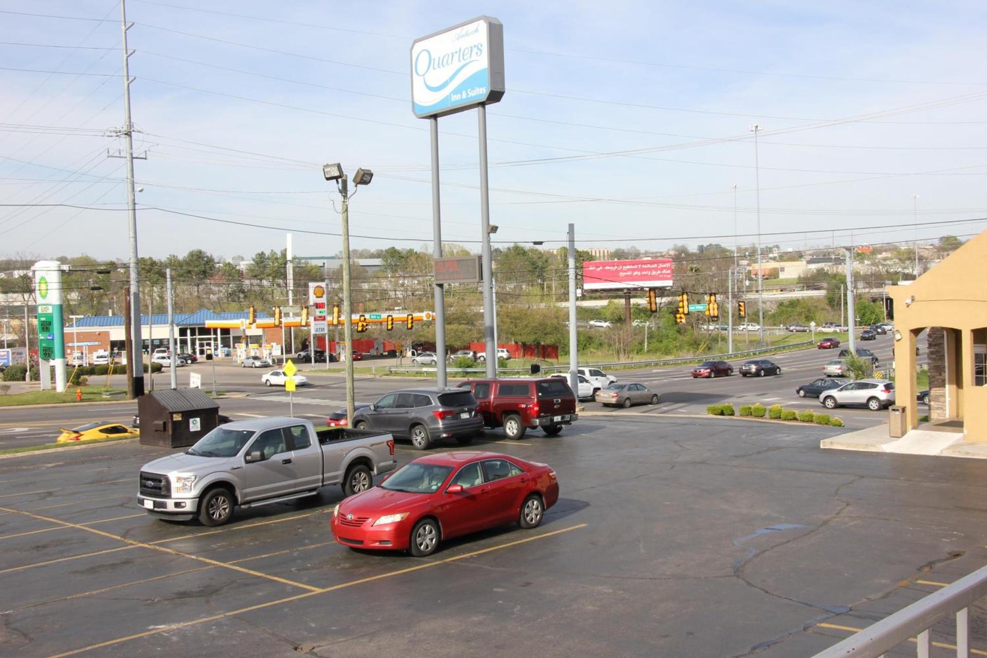 Quarters Inn & Suites photo 15