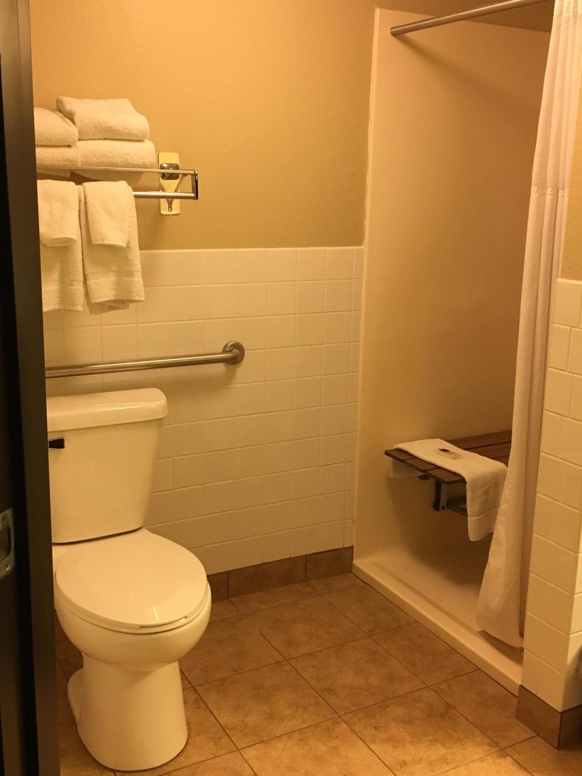 AmericInn by Wyndham Menomonie photo 31