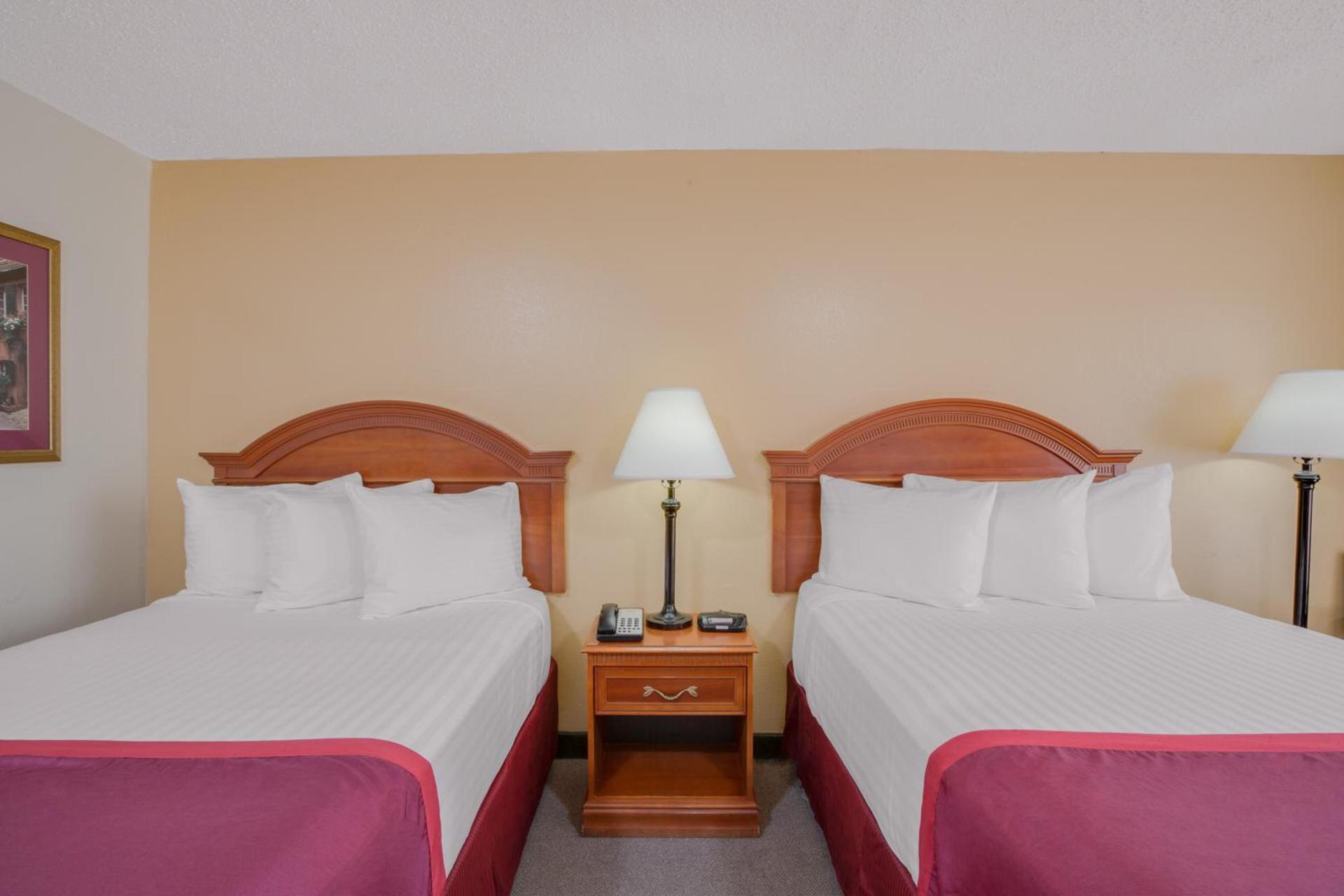 Days Inn by Wyndham Asheville West photo 63