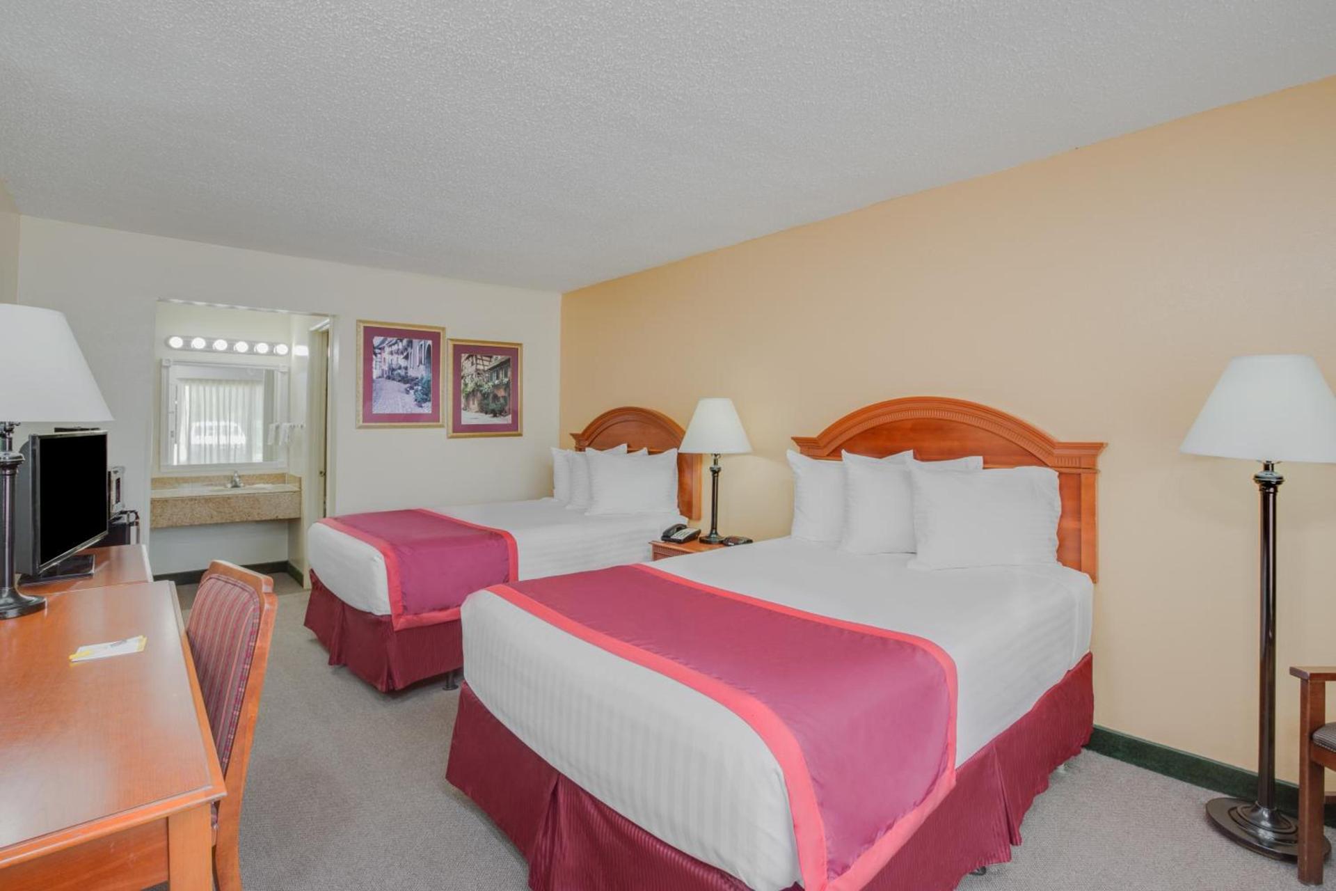 Days Inn by Wyndham Asheville West photo 42