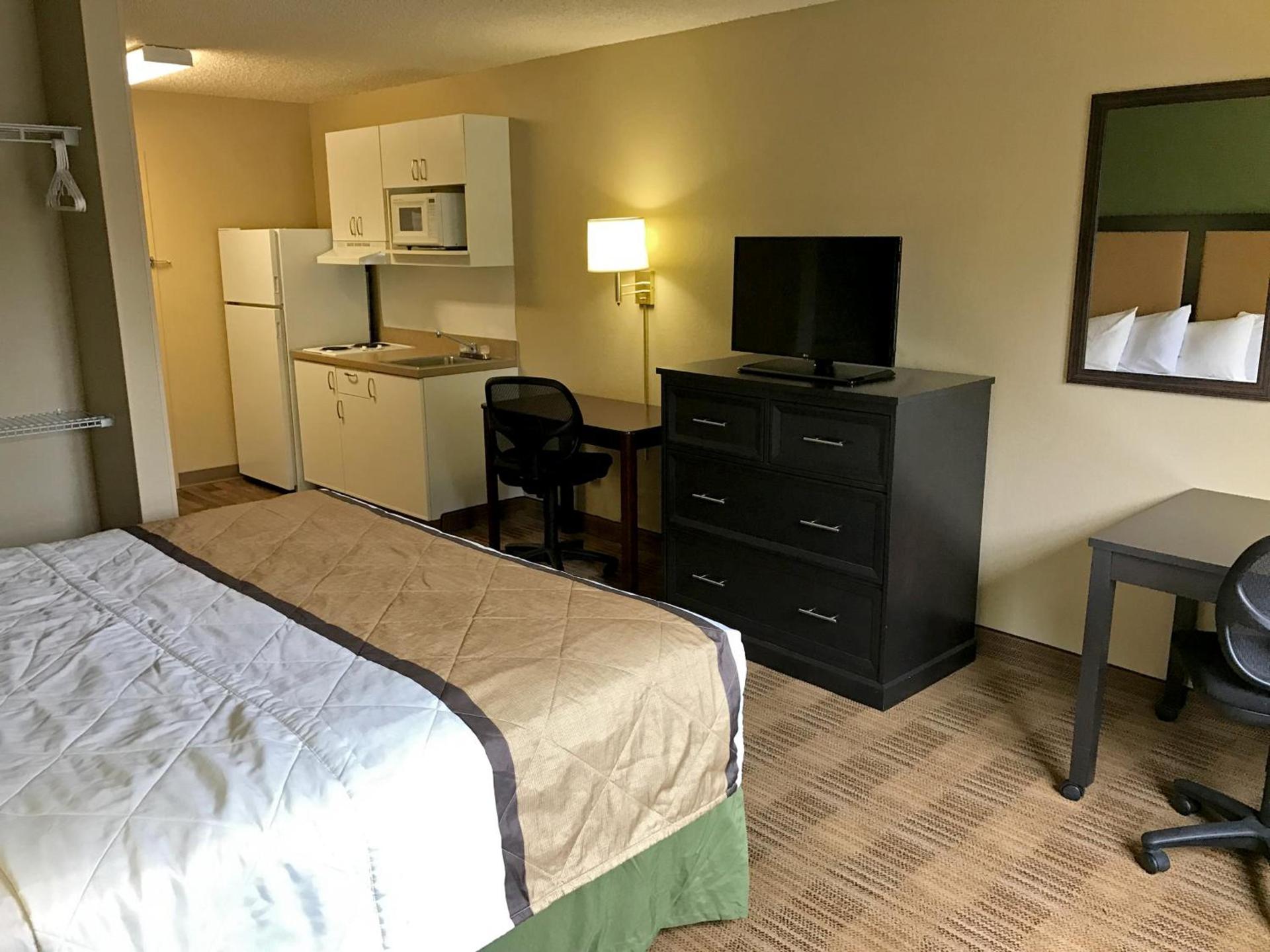 Extended Stay America Select Suites - Detroit - Farmington Hills photo 43