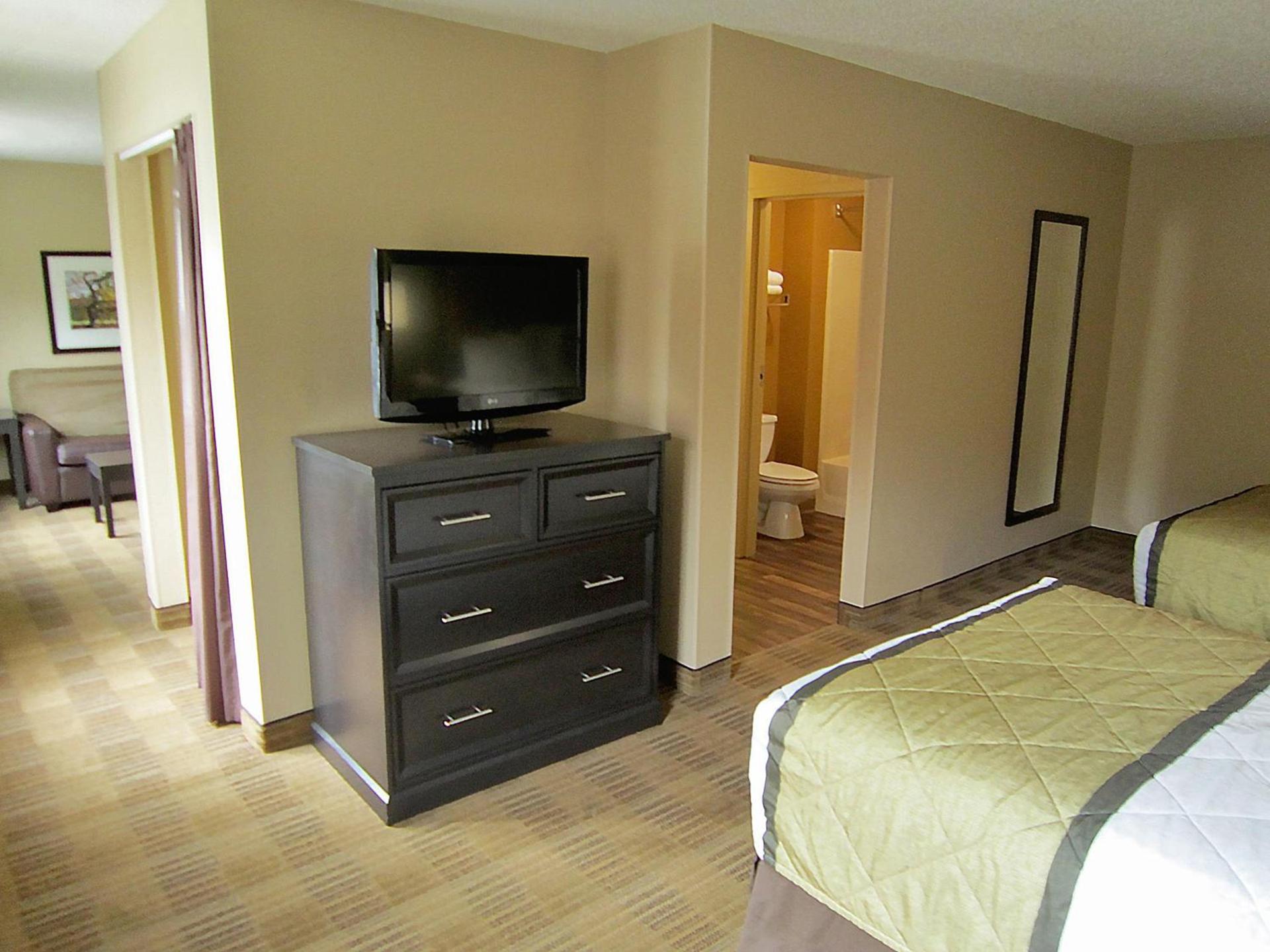Extended Stay America Suites - Detroit - Novi - Orchard Hill Place photo 46