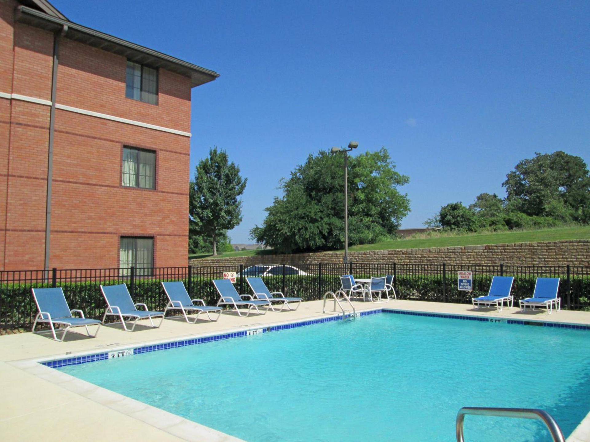 Hawthorn Extended Stay by Wyndham Bedford - Dallas photo 17