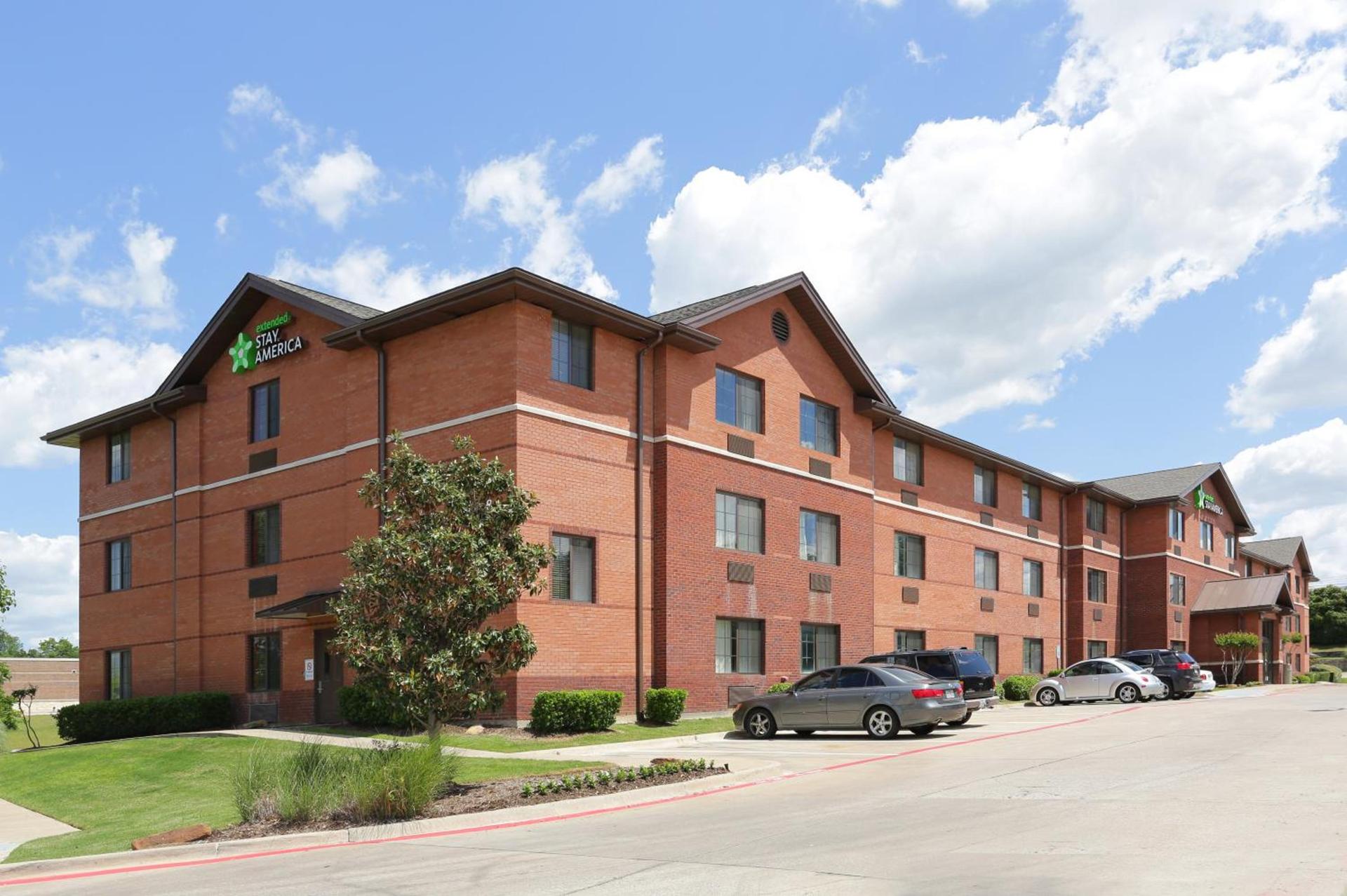 Hawthorn Extended Stay by Wyndham Bedford - Dallas — hotel in Bedford