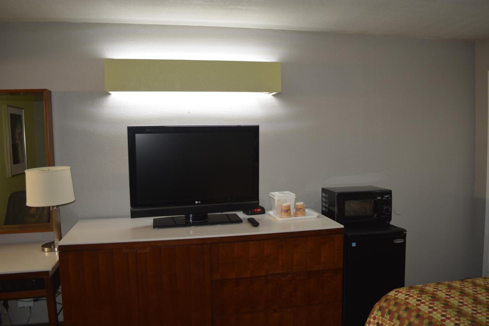 Jameson Inn Winder photo 12